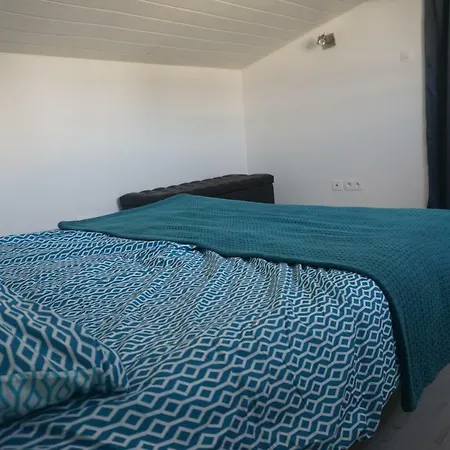 Studio Meuble Pres Du Centre-ville Saintes